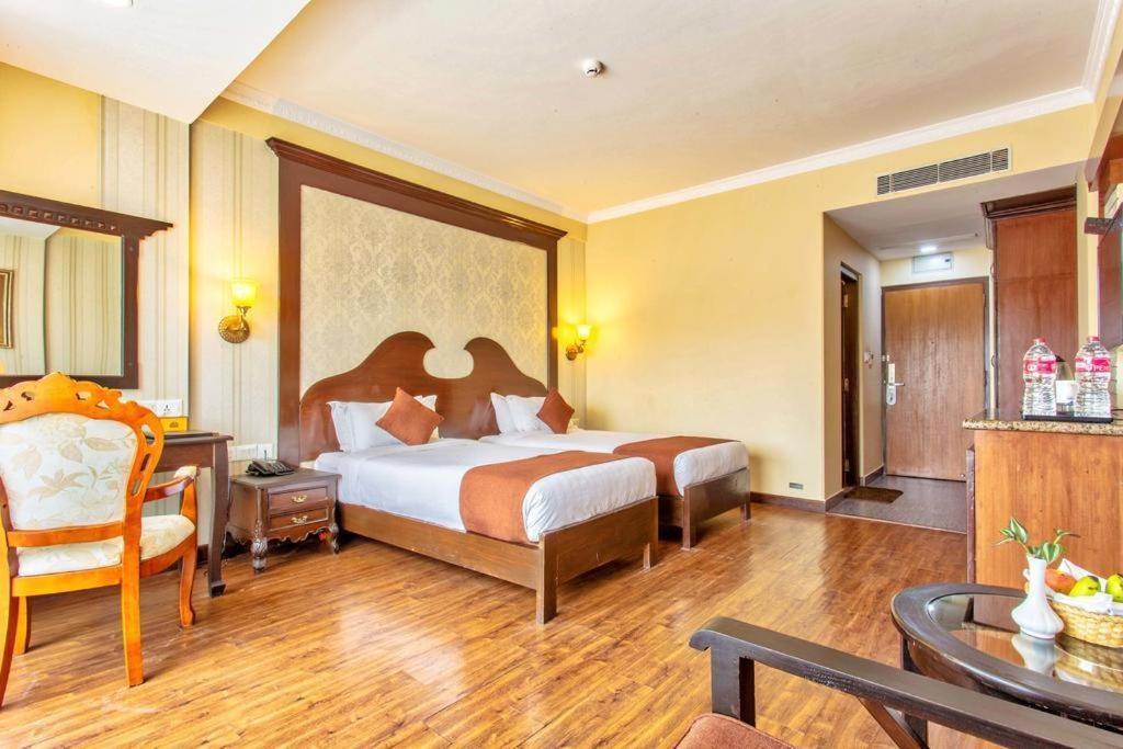 Da Yatra Courtyard Hotel & Resort Pokhara Exterior foto