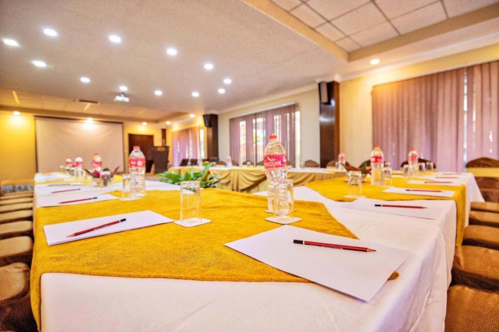 Da Yatra Courtyard Hotel & Resort Pokhara Exterior foto